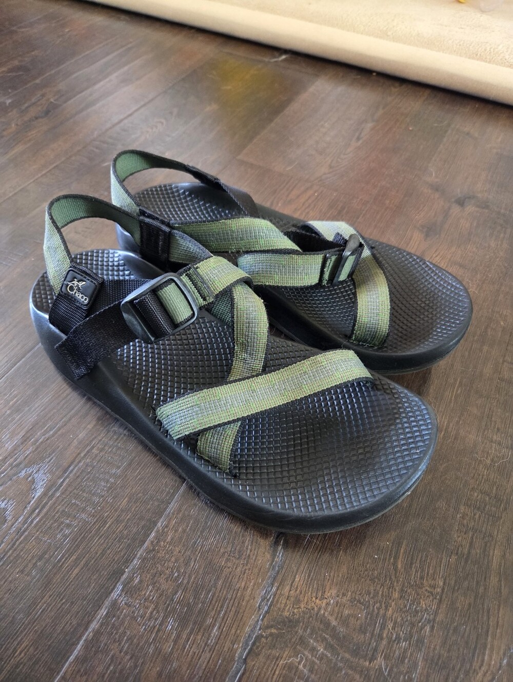 Mens Chaco M Z/Cloud Sandals in Olive Green and Black Size 11